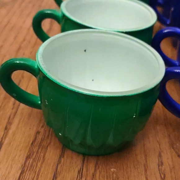 Set of 12 Vintage Jeannette Slick and Sassy Green, Yellow and Blue Cups - Picture 4 of 9